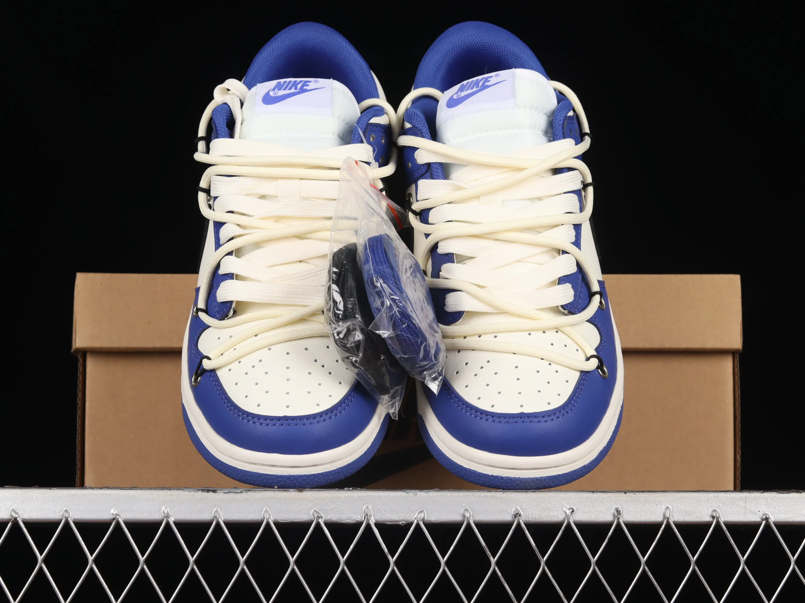 All Categories Nk SB Dunk Series Nk SB Dunk Low Low-top Sneakers Nk Dunk Low White Blue Customized Deconstructed Strap Dip-Dye Casual Sneakers DD1503-119